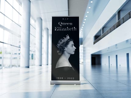 Elizabeth II Memorial Queen Roller Stand – S5